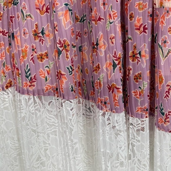 NEW Anthropologie Floral Lace Skirt Size Small Petite - Picture 2 of 6